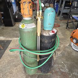 Acetylene Torch with Cart and 3 Bottles 