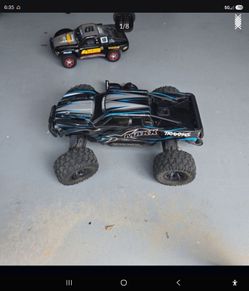 Great condition  Traxxas Max  ( Battery not included)(Charger not included)