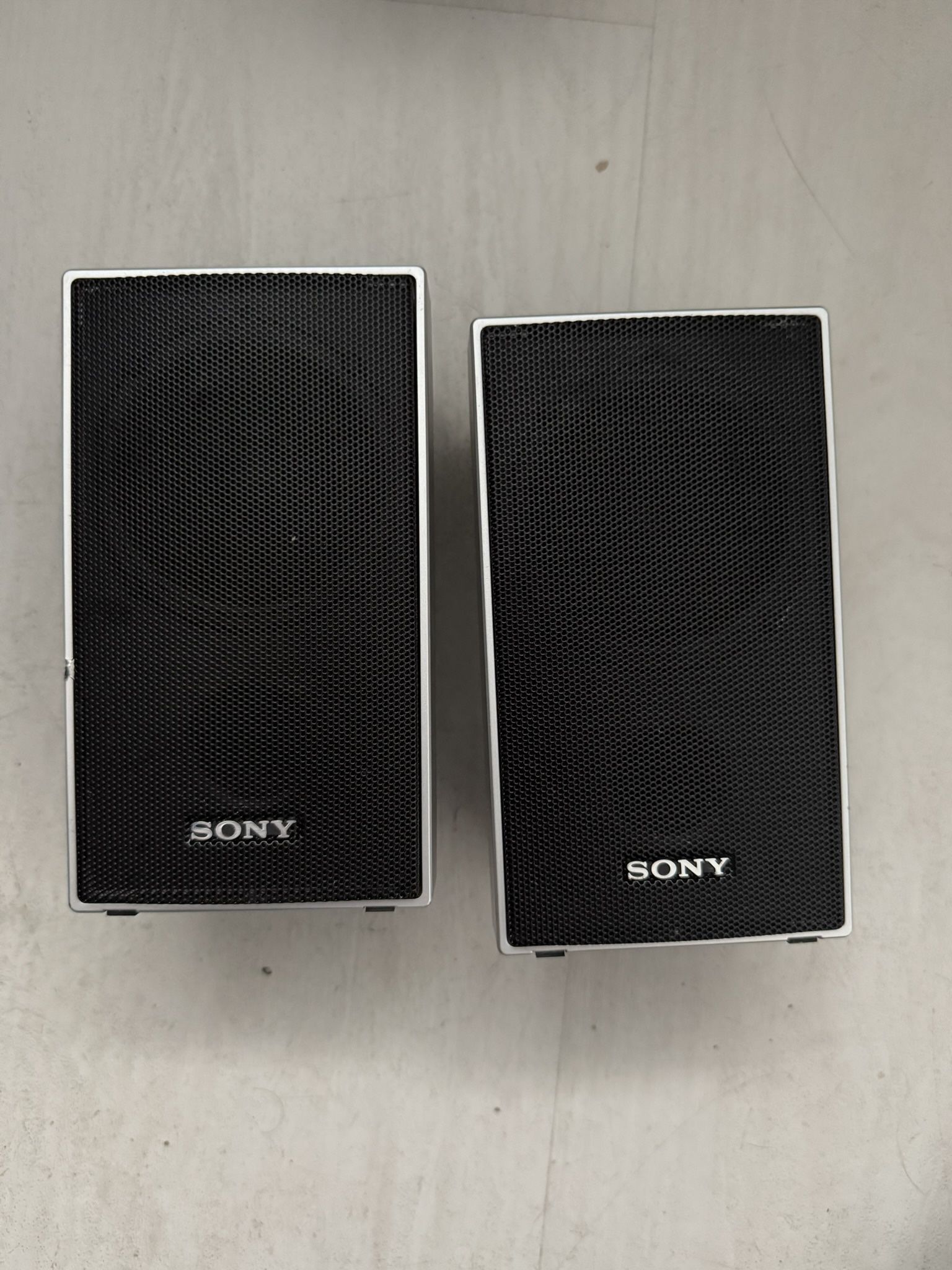 SONY SS-TS71 Speakers Home Theater Surround Sound Speakers L & R Only