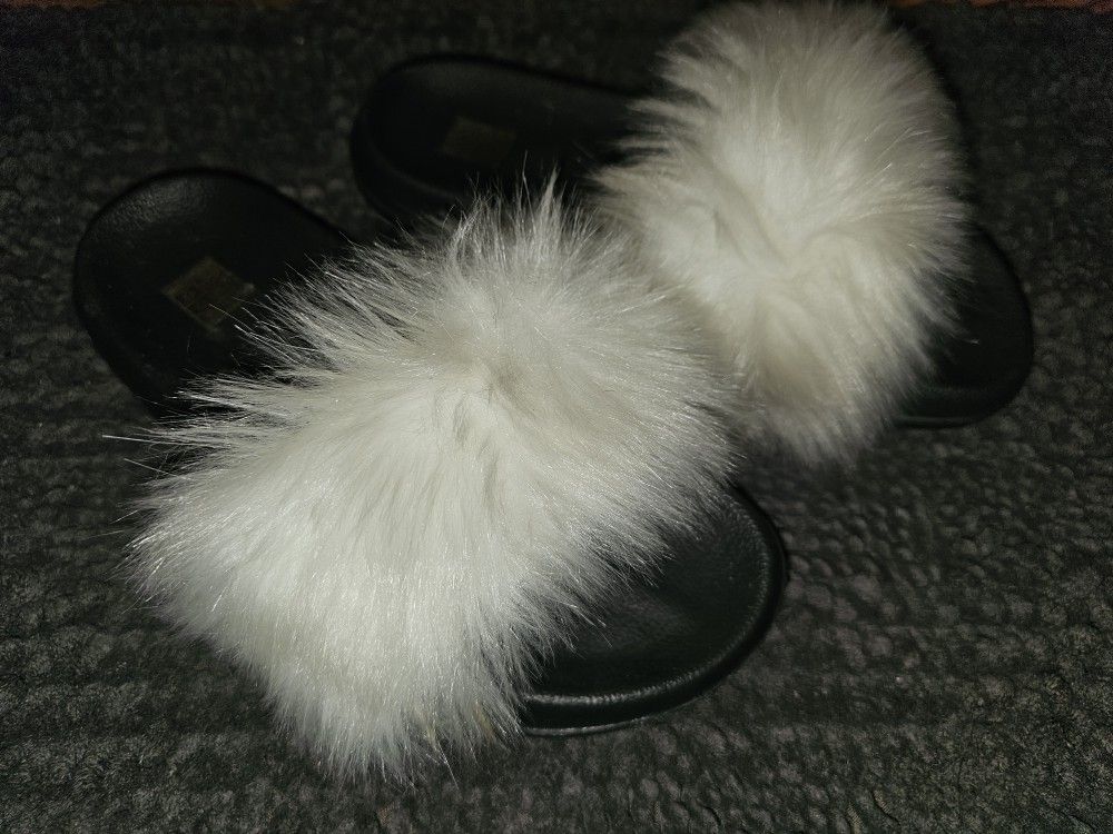 Womens Fuzzy Sandals