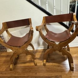  pair of Savonarola-style wooden Chairs