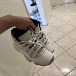 Jordan 11 Legend Blue