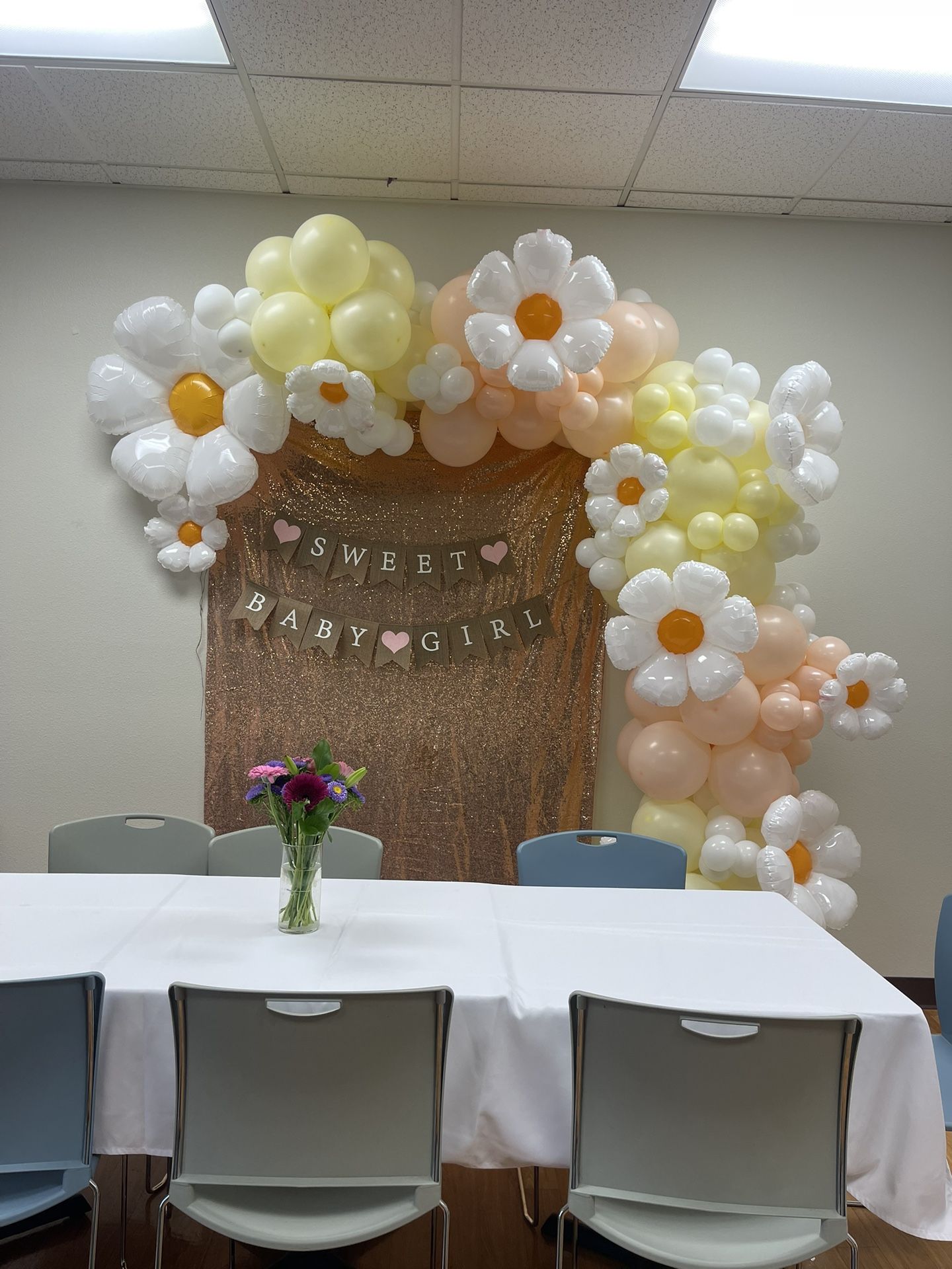 Daisy Balloon Garland