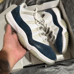 Jordan 11 Low Snakeskins 
