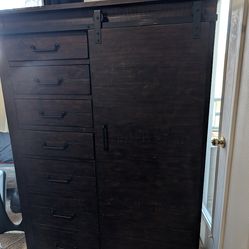 Pine Hill 5 Piece Bedroom Set