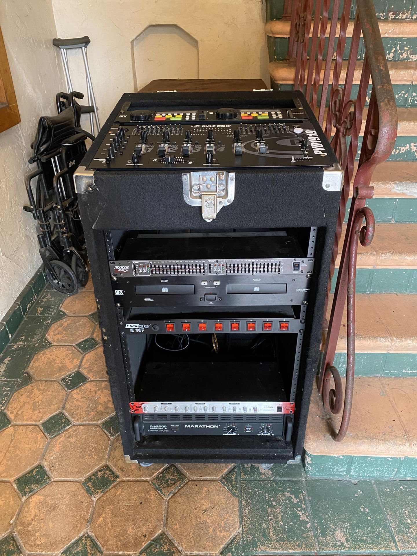 Dj. RACK FOR EQUIPMENT