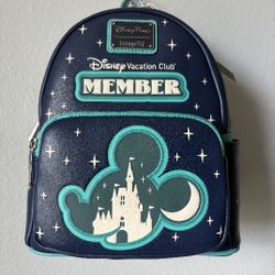2024 DISNEY VACATION CLUB MEMBER LOUNGEFLY MINI BACKPACK MICKEY GLOW IN DARK