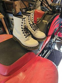 Womens Dr Martens Size 7 