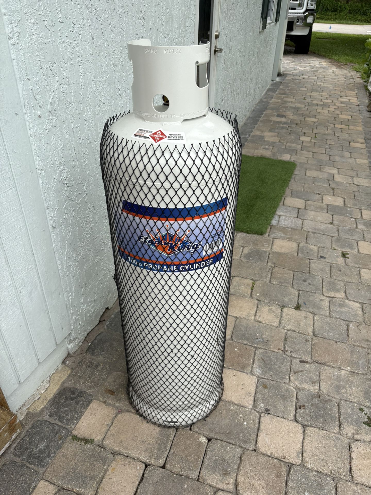 New 100 Pound Gas Per Paint Tank