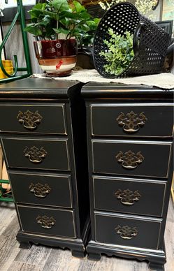Gorgeous Classic Black Vintage Matching Nightstands/ Endtables