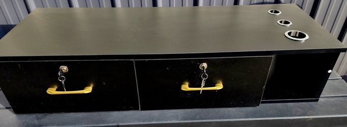 Wall Mount Styling Station