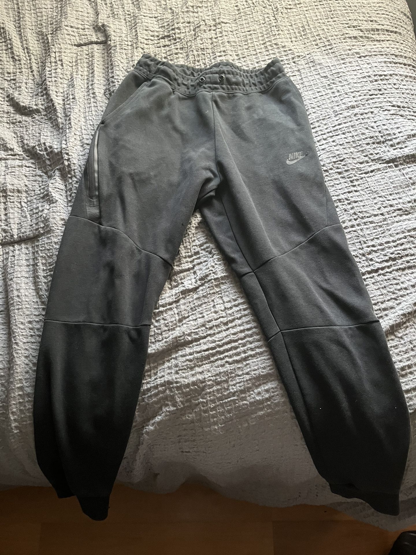 Black Nike Tech Fleece Sweatpants