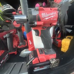 Milwaukee Fuel Brushless Impact Wrench