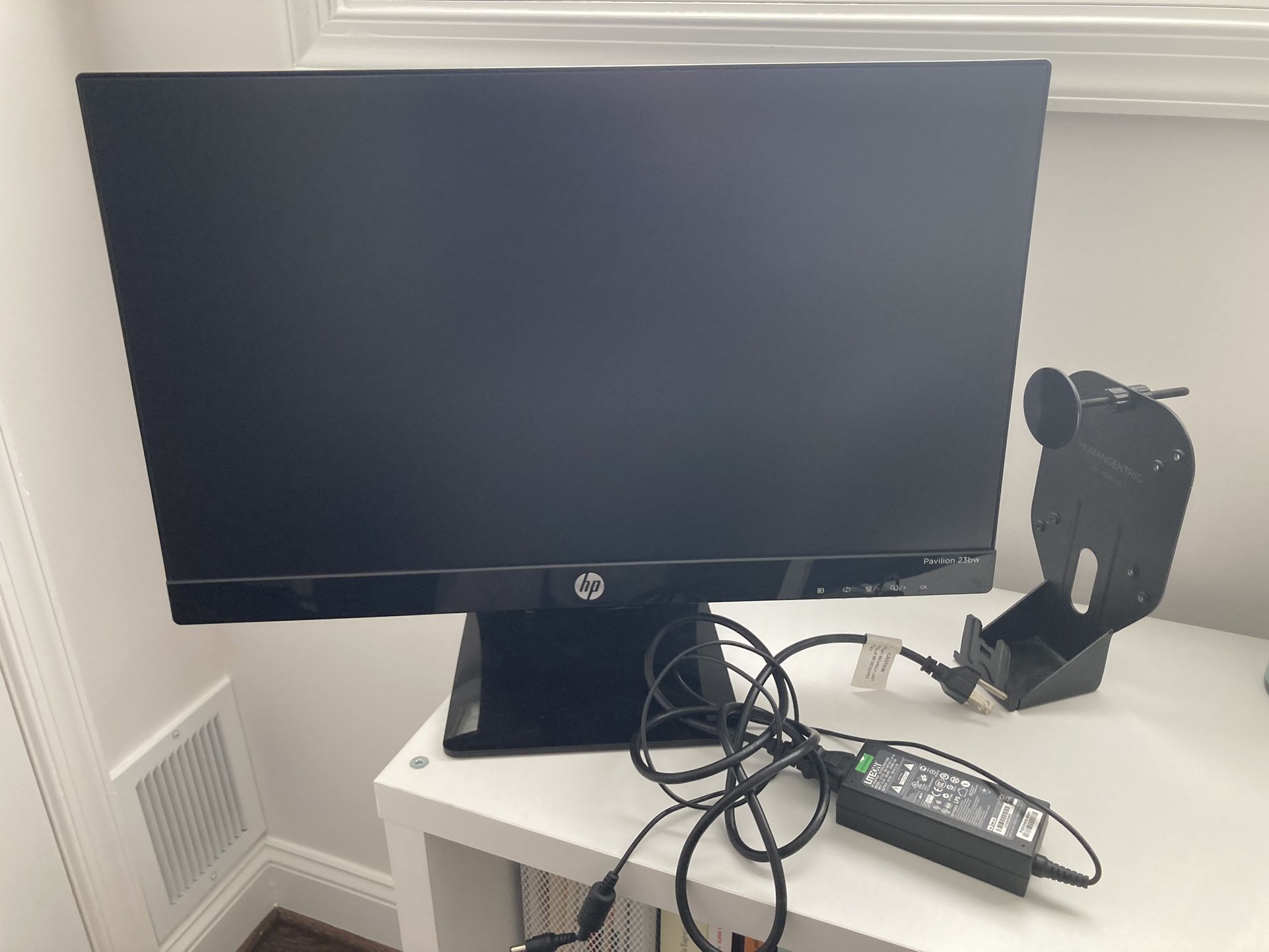 HP Pavilion 23” Monitor And Mount Adapter