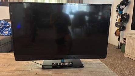 Toshiba Flat Screen TV with Remote
