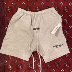 Essentials Shorts 