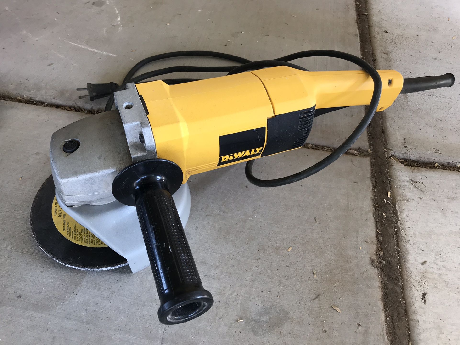 7” Dewalt DW474 Angle Grinder w/ Blade