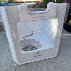 Refrigerator Ice Cube Maker 