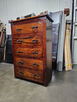 Dresser