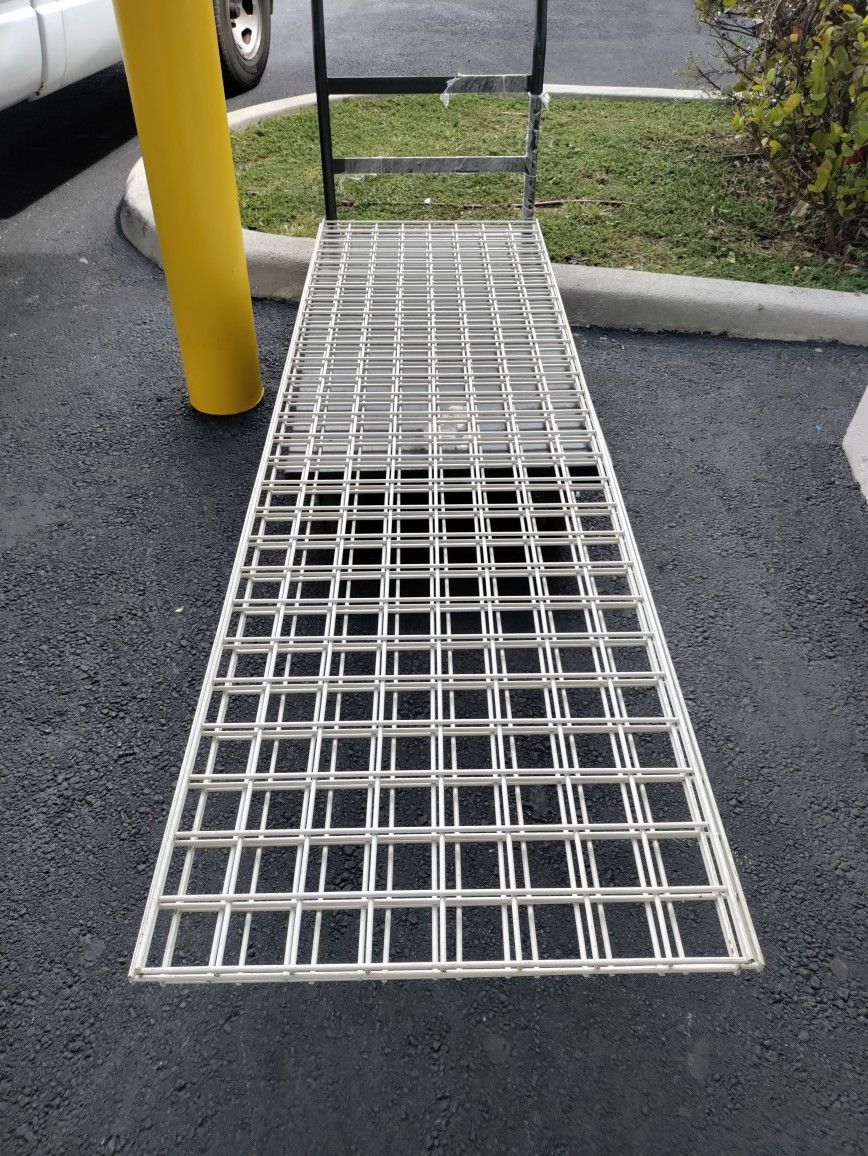 3 Wall Metal Grids In White with 3 Leg Stands 2 V Shape Shelves