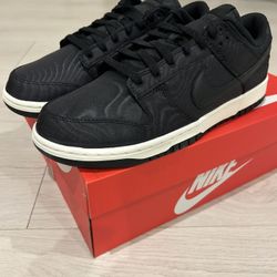 New Nike Low Retro Dunks! Size 10