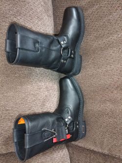 Xelement boots brand new