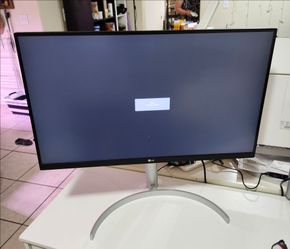 (Like New)​LG 27" 4K UHD IPS Monitor with Ergonomic Stand