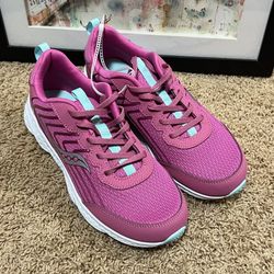 New Pink Saucony Girl's Sneaker size 5.5 wind 3.0 