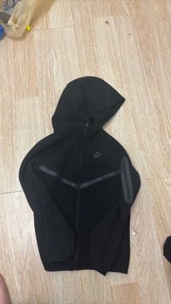 Black Nike tech