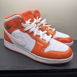 Jordan 1 SE Mid Electro Orange 
