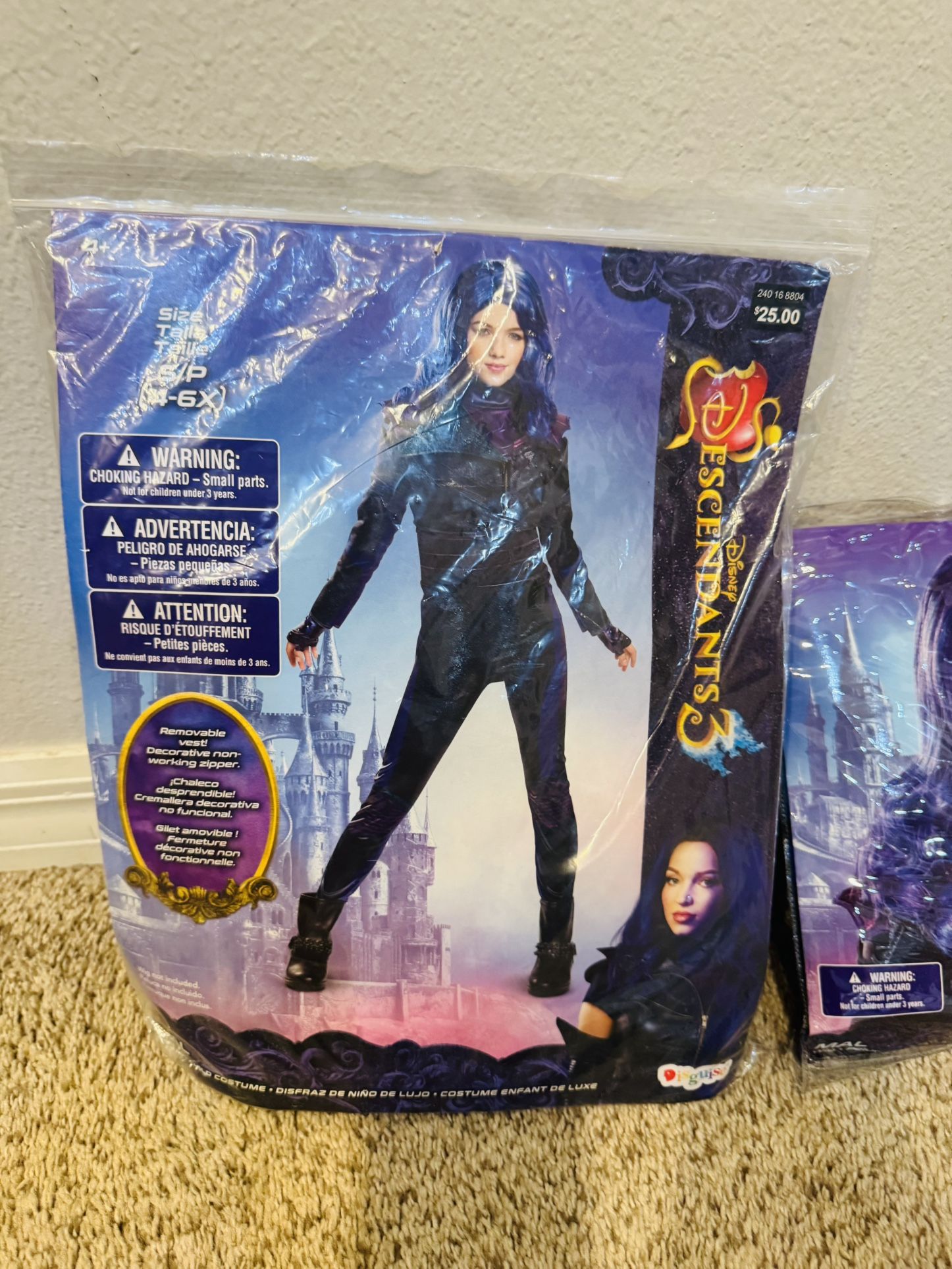 Descendants 3 Costumes (comes With Wig)