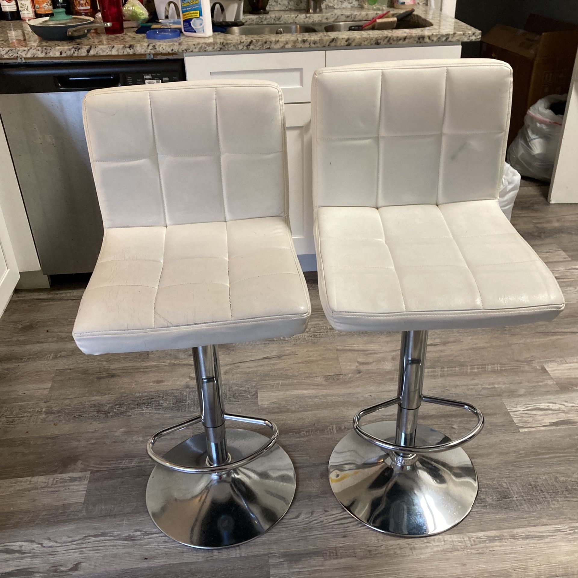 2 Bar Stools