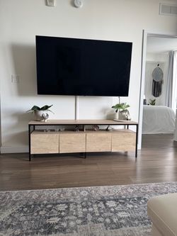 Stand for 65” tv