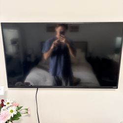 VIZIO 40” Smart TV – Excellent Condition