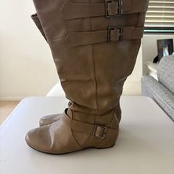 Women's Tan Knee-High Buckle Boots – Size 9 W