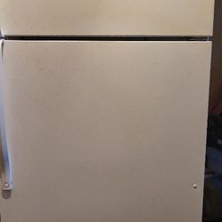Fridge $20 Ono