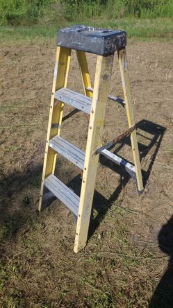 Husky ladder 4 ft # 44