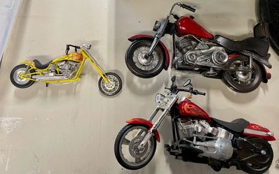 Lot of 3 Diecast Motorcycle Models Harley