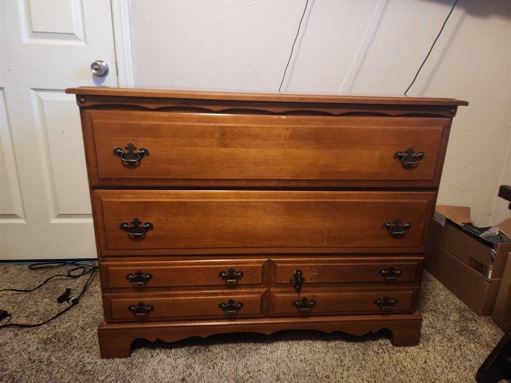 Wood Dresser