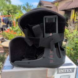 Maxtrax air cast boot