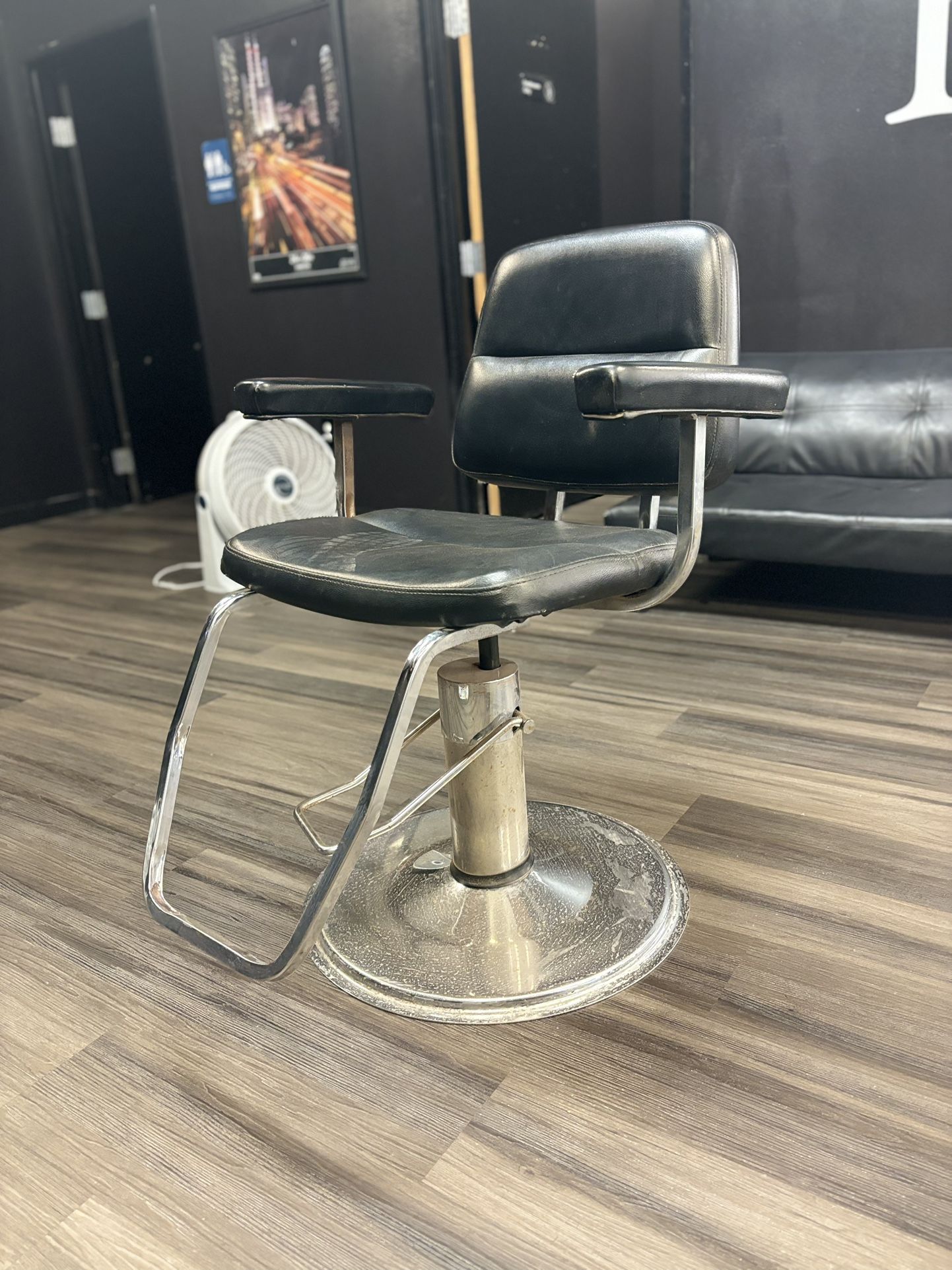 Barber /stylist Chair 