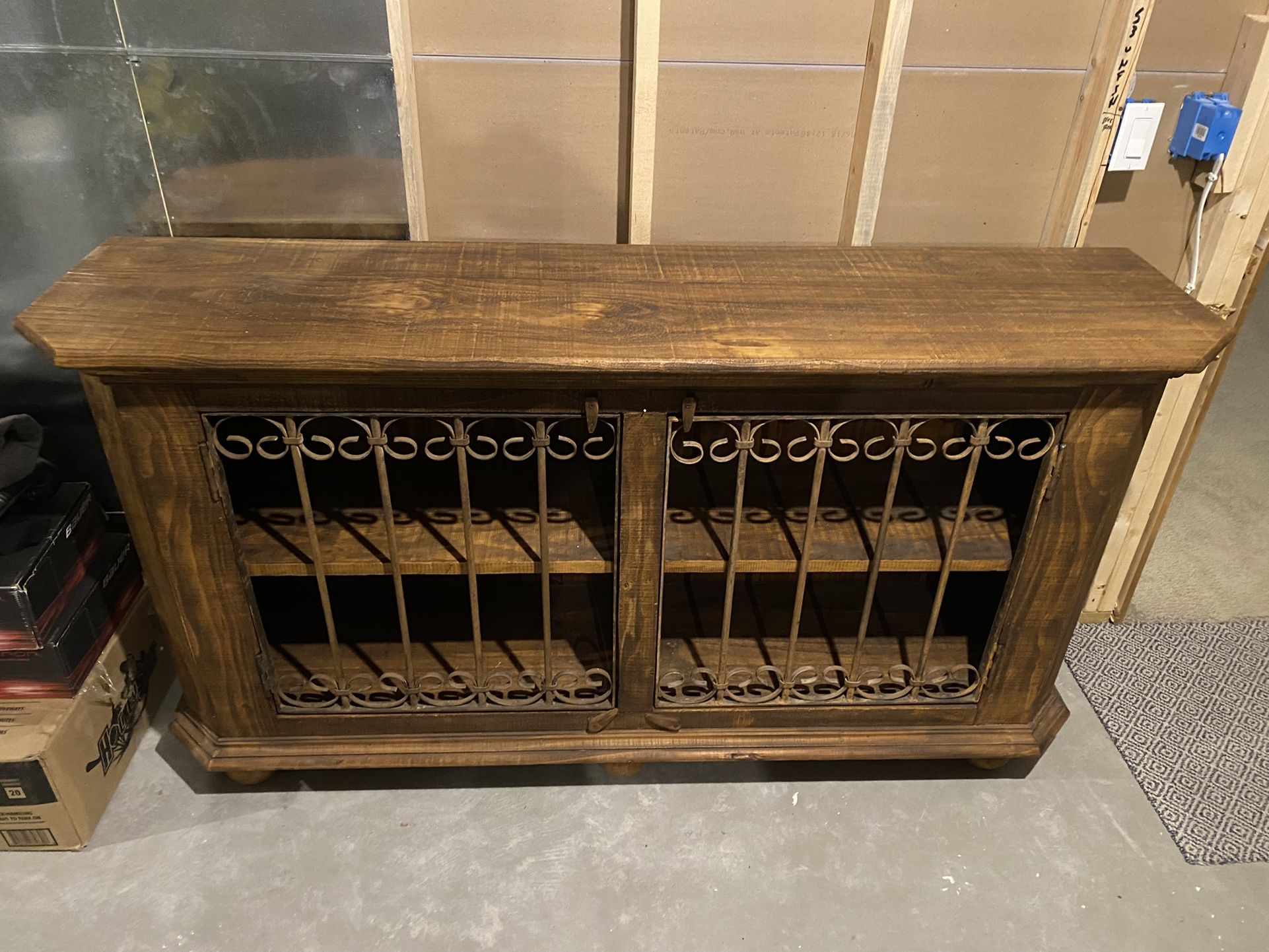 Sideborad/ Buffet Table