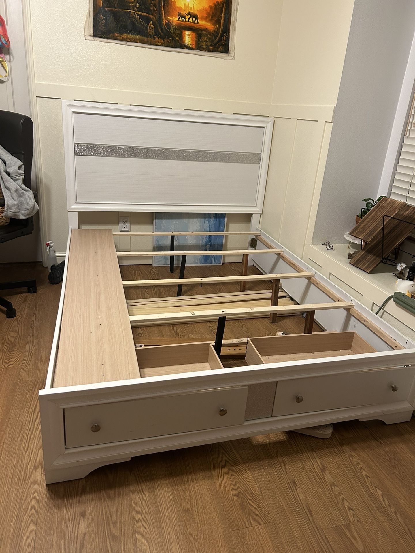 FREE QUEEN BED FRAME [FIRST COME FIRST SERVE]