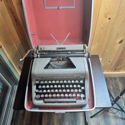 Vintage royal quiet deluxe typewriter