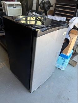 Mini fridge