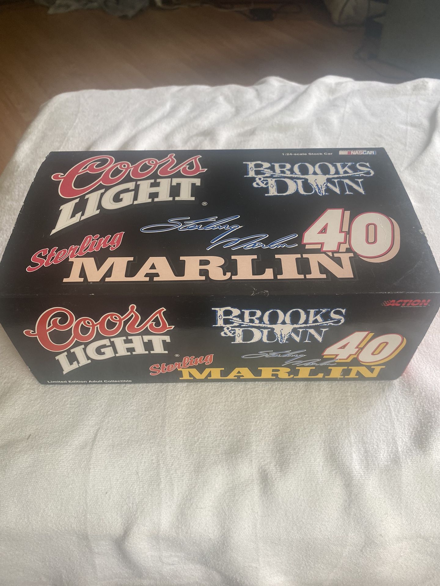 1999 Action Sterling Marlin Brooks And Dunn 1:24 Car Bank