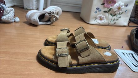 Brand new dc marten sandals