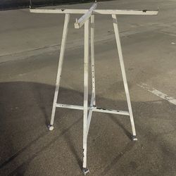 4x Clothing Racks (rounders)
