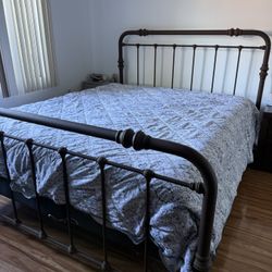 Farm House Metal Bed Frame/ California King