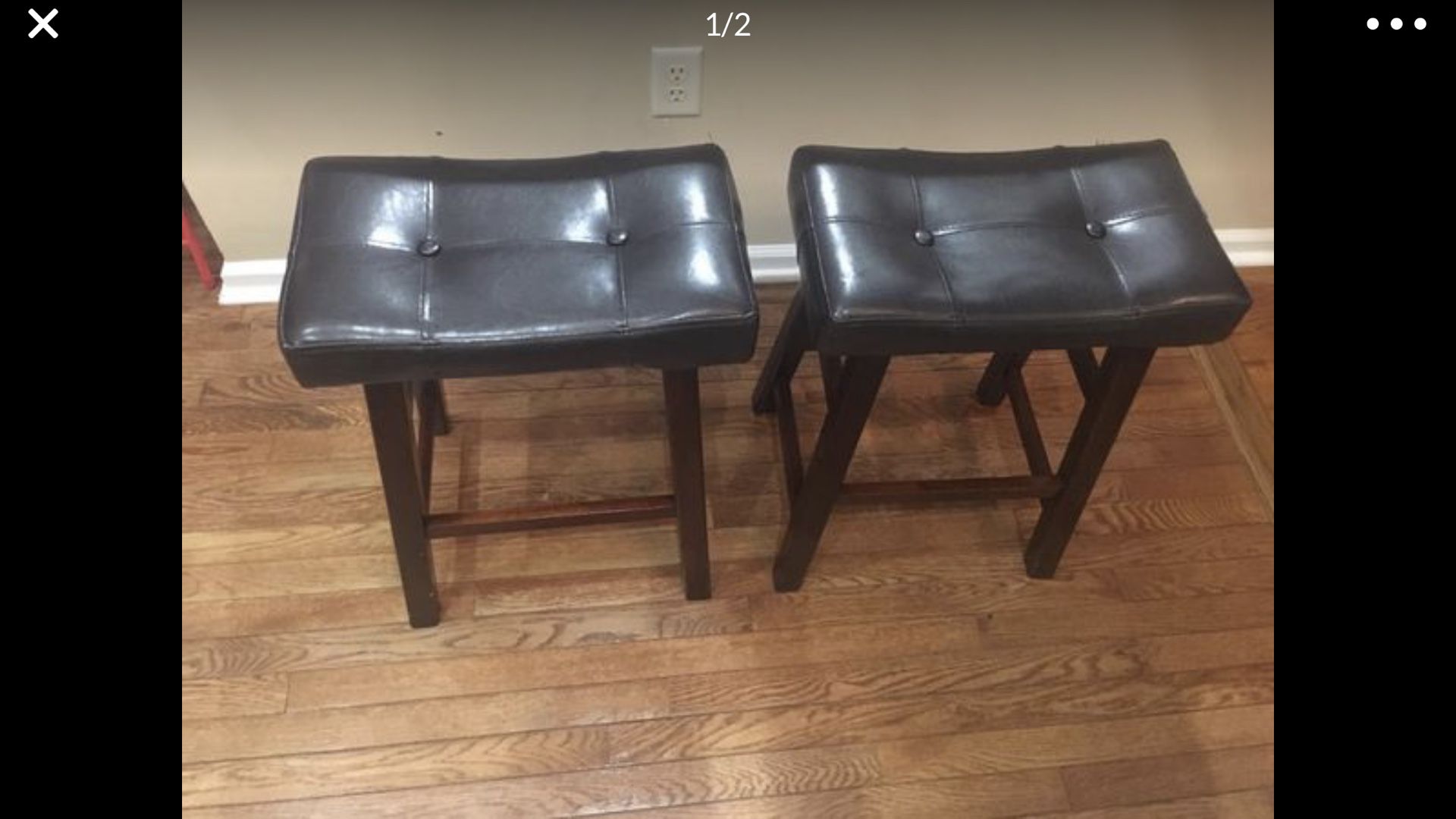 Set of two 24 in counter stools